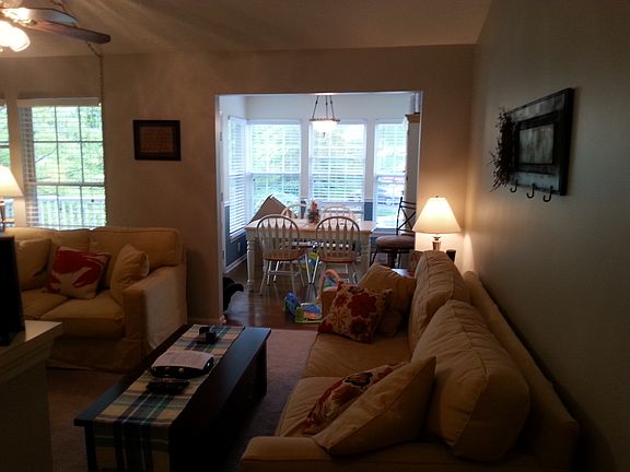 5th image of 1004 Markham Ct Unit 14