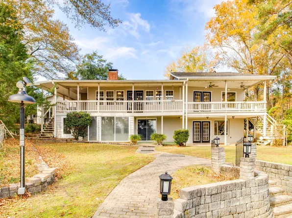 1602 Lake Rd, Ridgeway, SC 29130