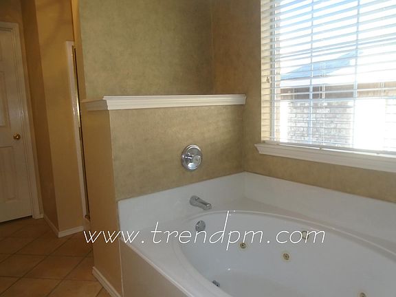 5th image of 9717 Maryville Ln