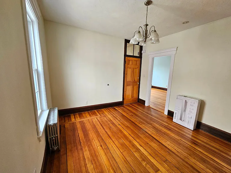 14 Gibson St #3 — Photo 3