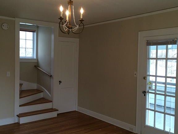 5th image of 19 Grandview Ave