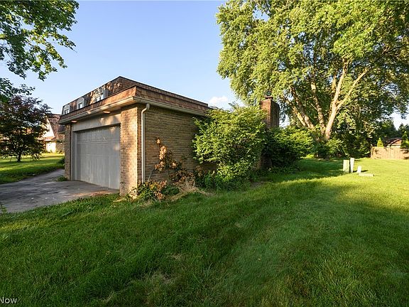 3rd image of 1720 Chittenden Cir NE
