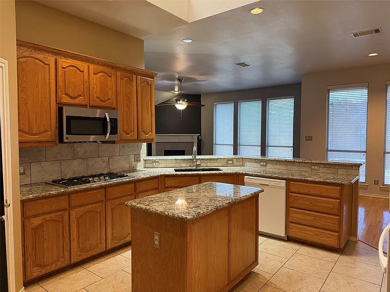 8617 Shadow Trace Dr — Photo 26