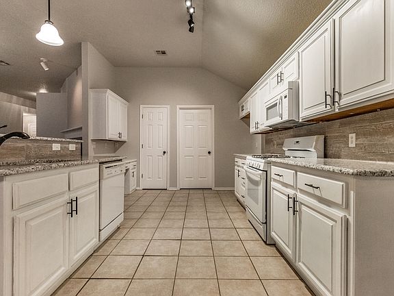 4th image of 16441 Sequoyah Dr