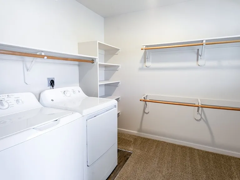 The Lakes of Beavercreek Apartment Homes — Photo 14