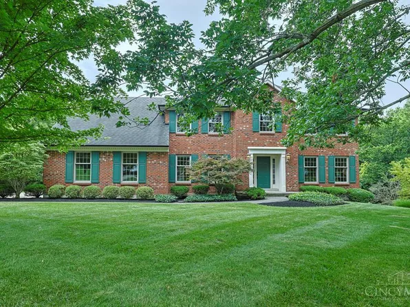 9677 Friar Tuck Dr, West Chester, OH 45069