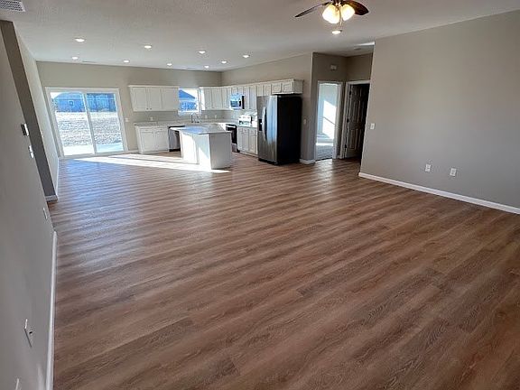 4th image of 1201 Greystone St