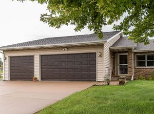 5295 Valley Forge Rd, Asbury, IA 52002