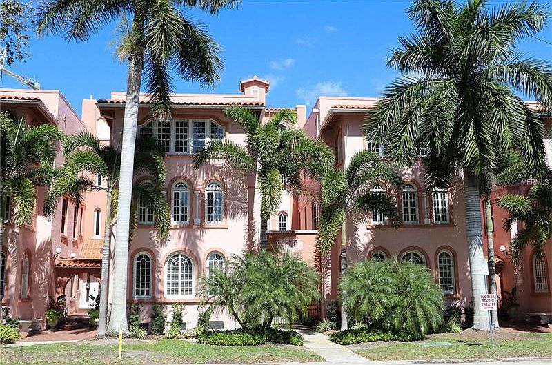 1st image of 1221 N Palm Ave APT 201
