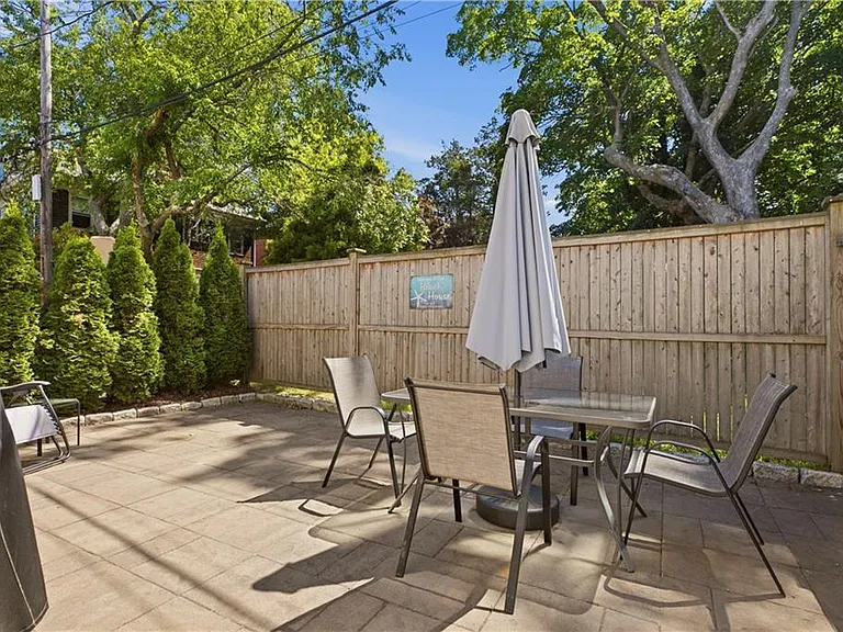 21 Pell St — Photo 26