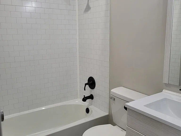 2536 Henry Ave — Photo 12