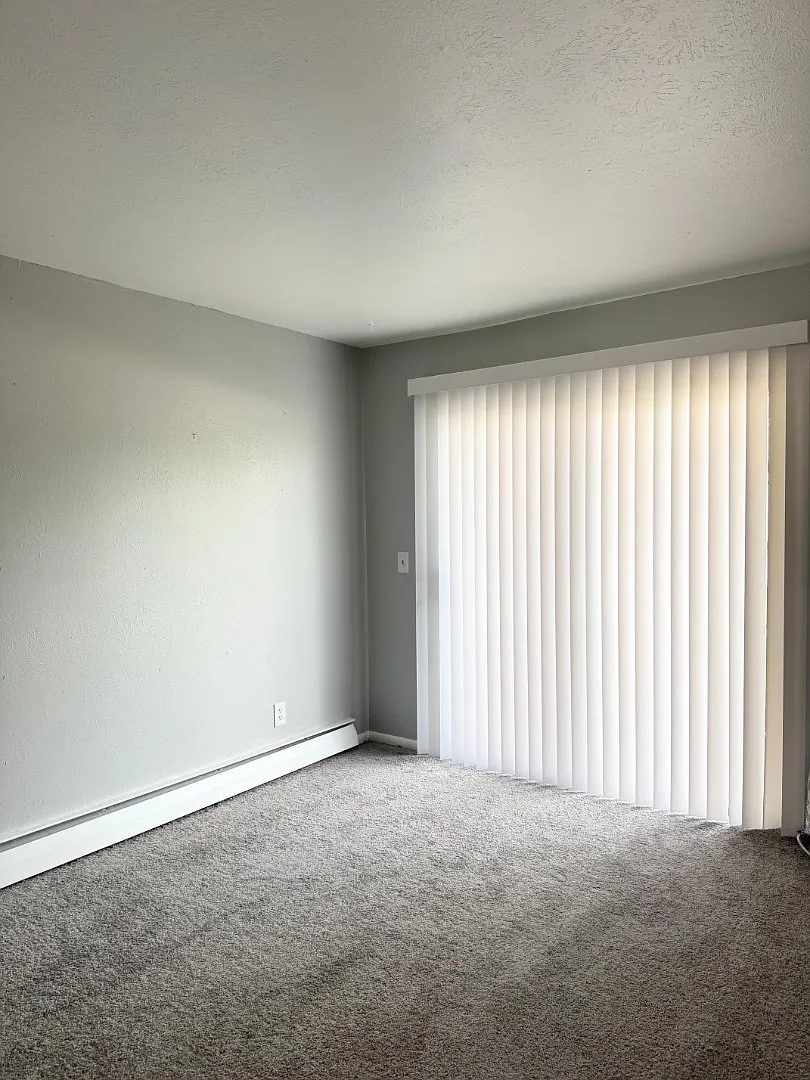 Cozy 1-Bed Near Everything 4836 Douglas Rd, Toledo | $695/Mo $99 Move-In Special! — Photo 3