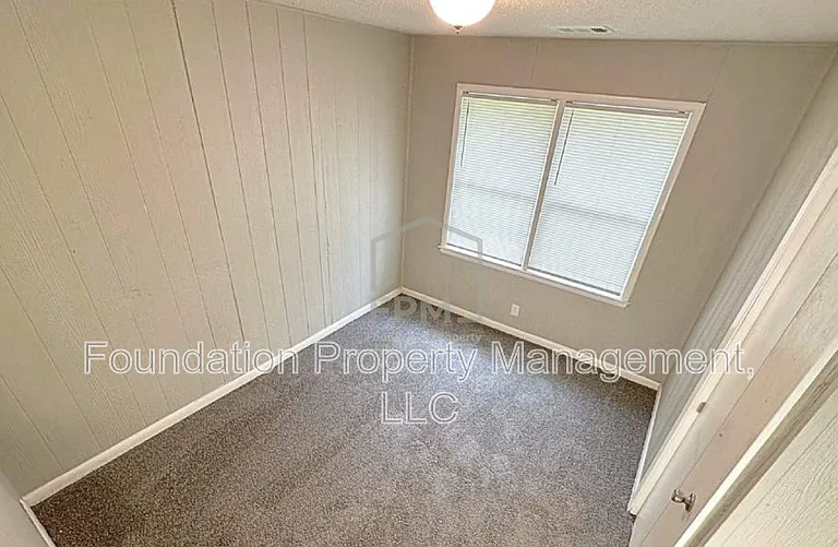 3276 Ashland St — Photo 11