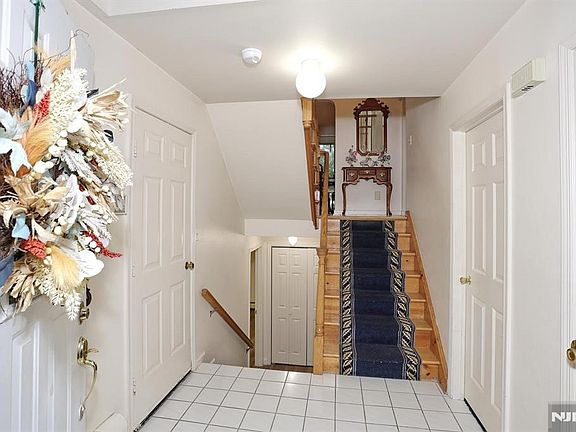 4th image of 51 Palisade Ave