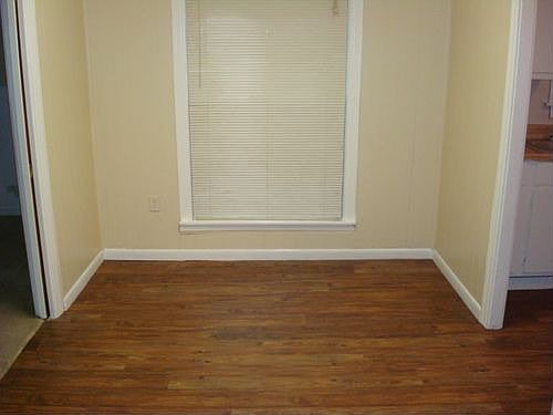 4th image of 1221 Clarence St