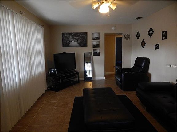 3rd image of 1404 N Maryland Ave