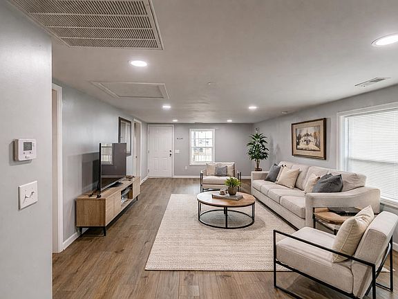 5th image of 119 Chapel Ct