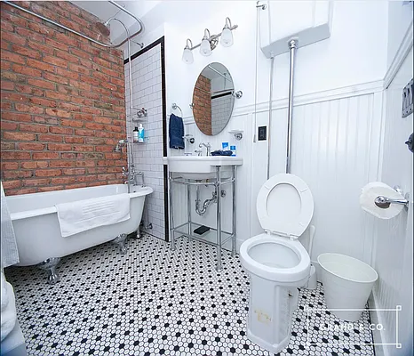 Rented by Grand & Co. | media 32