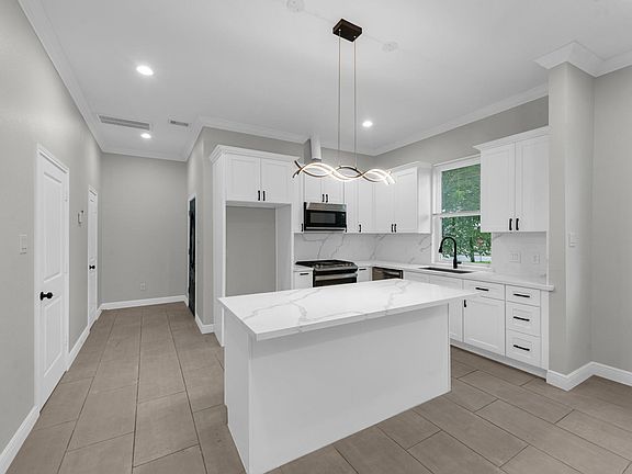 3rd image of 5020 Sayers St
