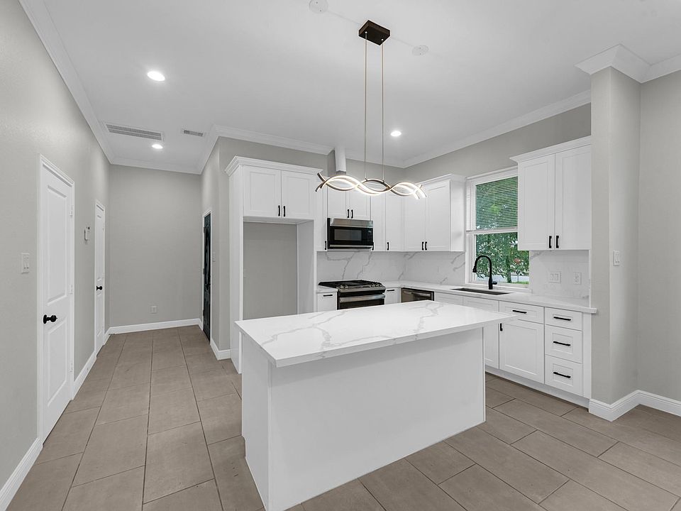 1st image of 5020 Sayers St #A
