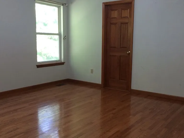 1370 Briar Creek Dr — Photo 2
