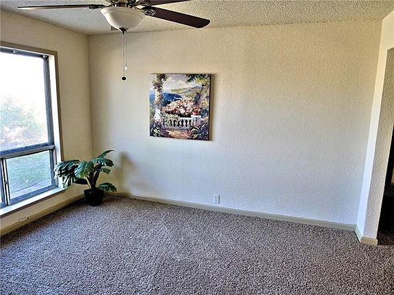 5th image of 218 Centennial Dr