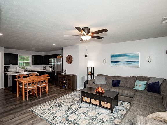 4th image of 112 Sunrise Ln