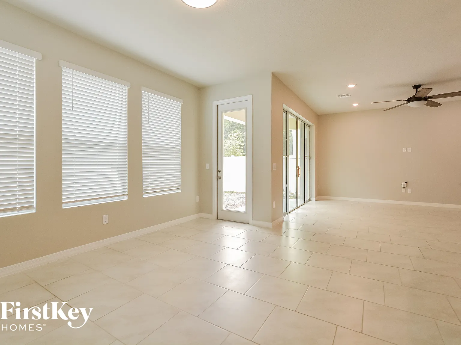 3 bed, 2.5 bath, 2240 sqft, $3,550 — Photo 4