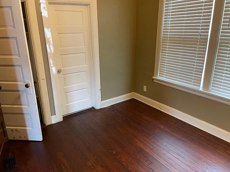 3224 Holmes St — Photo 7