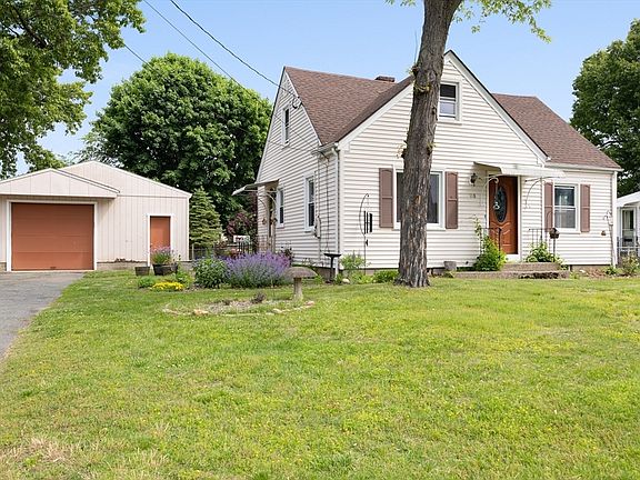 4th image of 118 Edgewood Ave