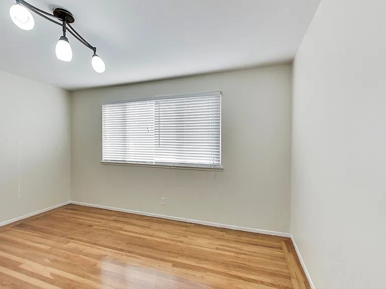 1220 Hayes St #5 — Photo 8