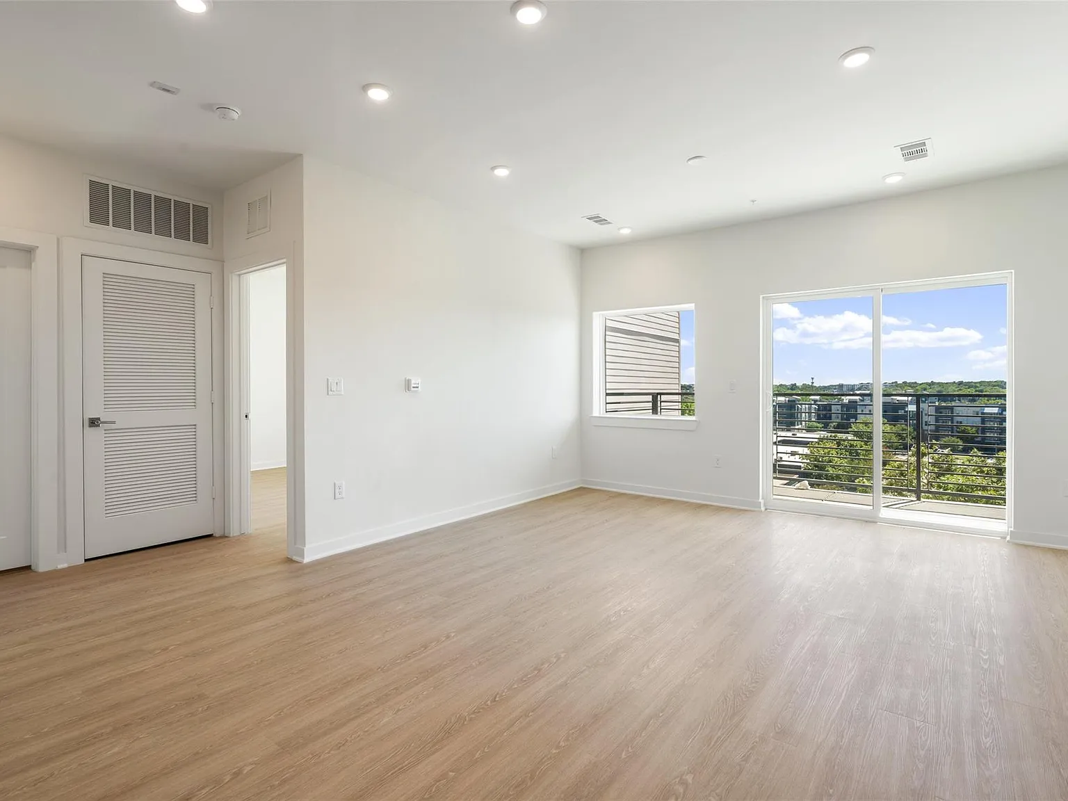 1 bed, 1.0 bath, 675 sqft, $1,500 — Photo 2