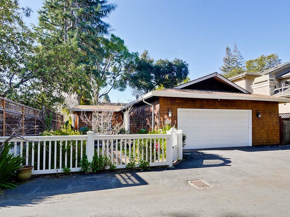 1st image of 10 Trudy Ln