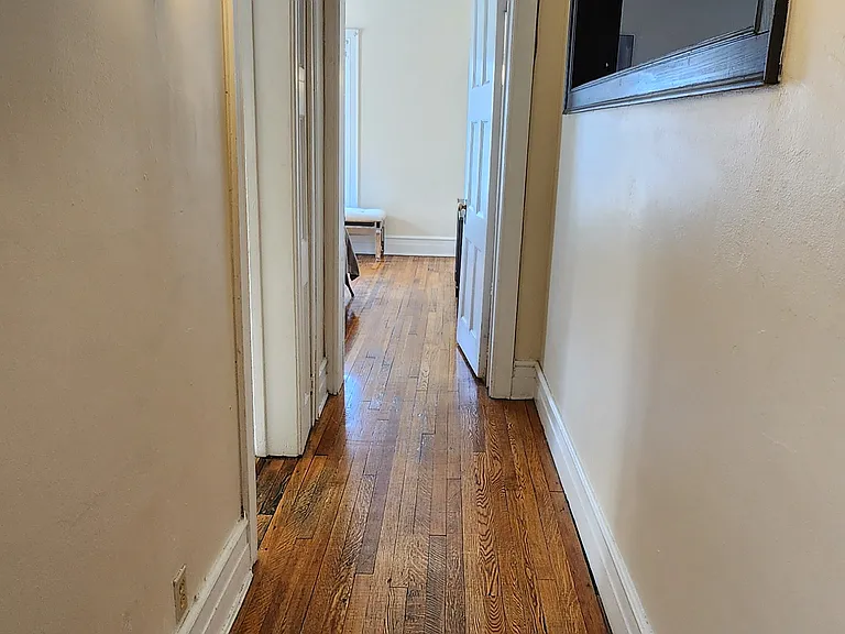 St. James Court Historic Apartments — Photo 37