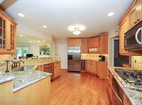 4th image of 450 Clavey Ln