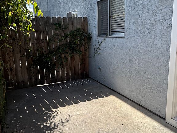 5th image of 3622 Howard Ave APT 4