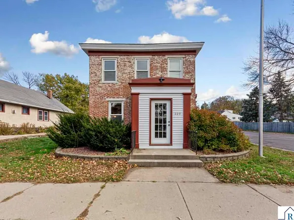 229 S 2nd St, Le Sueur, MN 56058