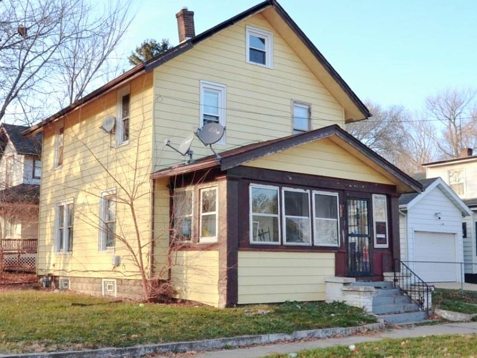 2nd image of 227 S Hinkley Ave
