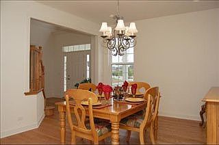 3rd image of 606 Camden Ln