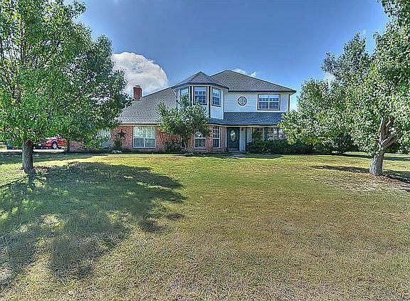 2nd image of 1253 Chandler Cir