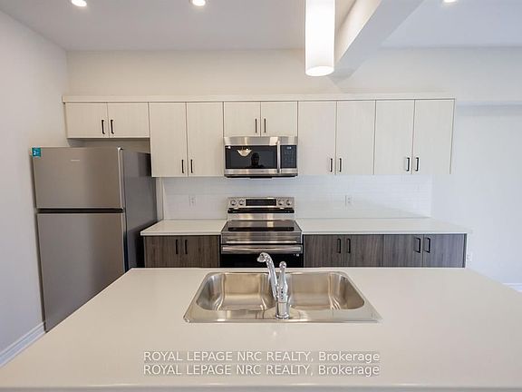 5th image of 41 Saint Davids St W #1B