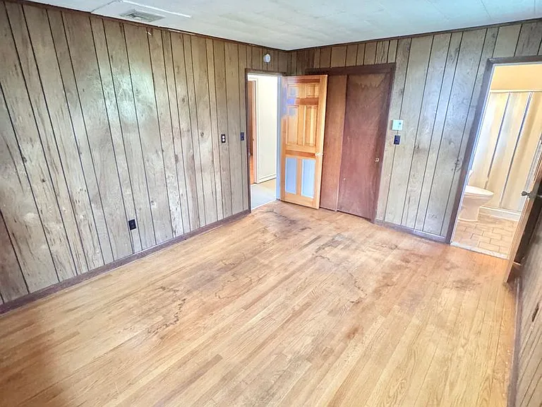 8325 Schantz Rd — Photo 16