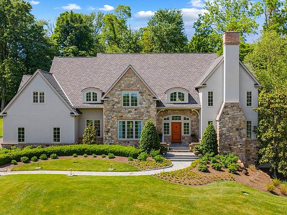 3rd image of 5 Pemberton Ln