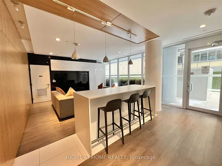 68 Shuter St NE #2711 — Photo 3