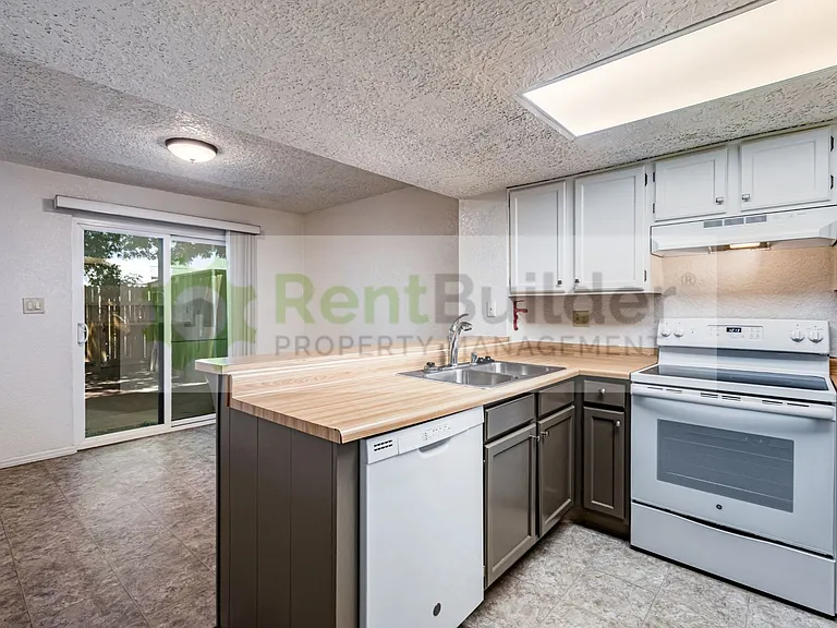 6041 Sequoia Rd NW #D10 — Photo 6