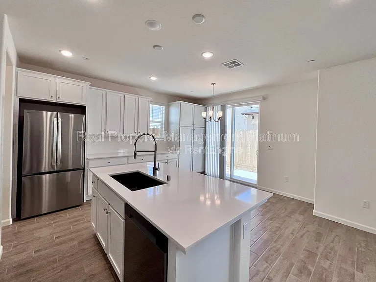 6596 E Cresthaven Dr — Photo 12