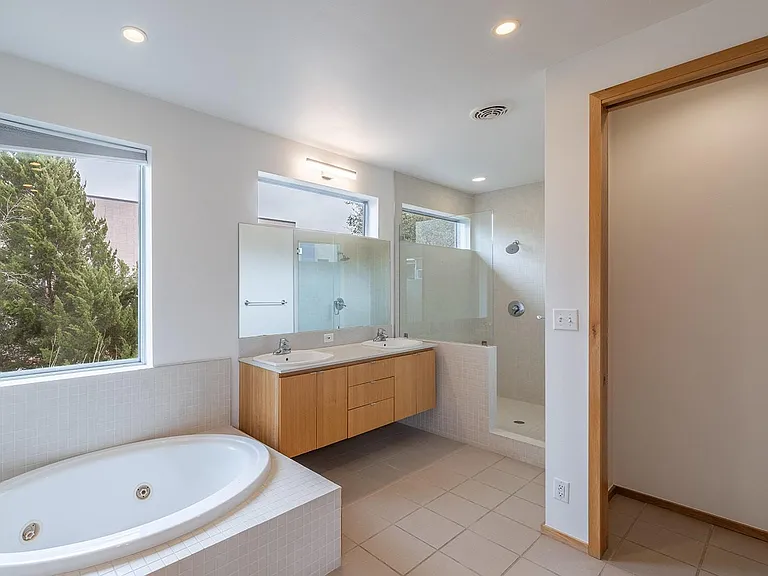 4011 Lewis Ln #B — Photo 14
