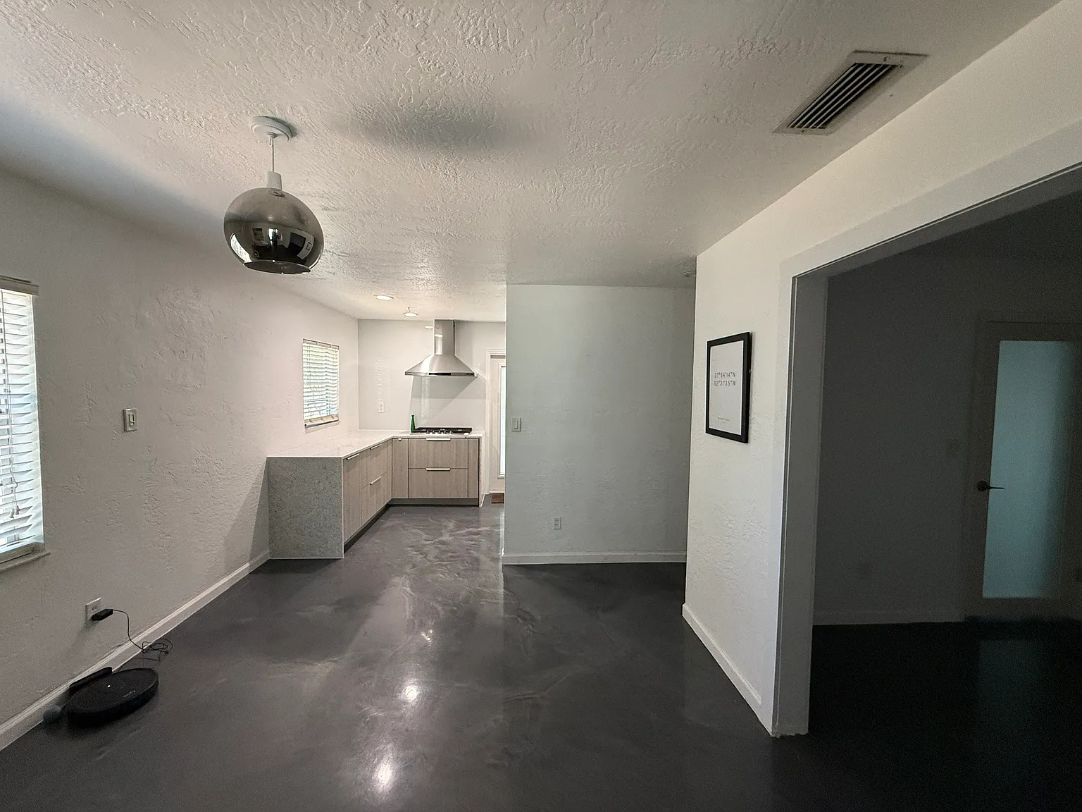 4034 S West Shore Blvd — Photo 3