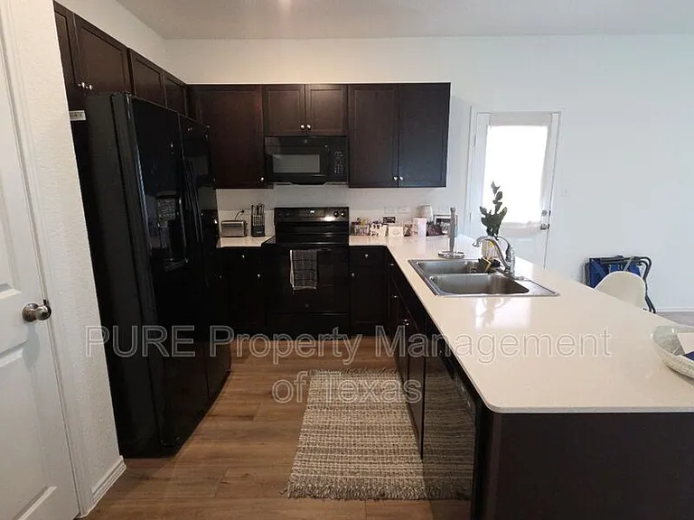1232 Cattail Ln — Photo 6