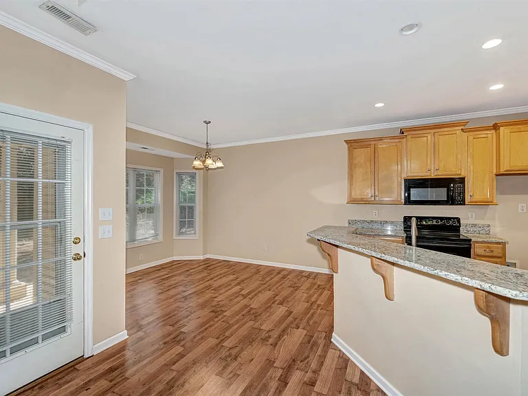 109 Dupont Cir — Photo 4